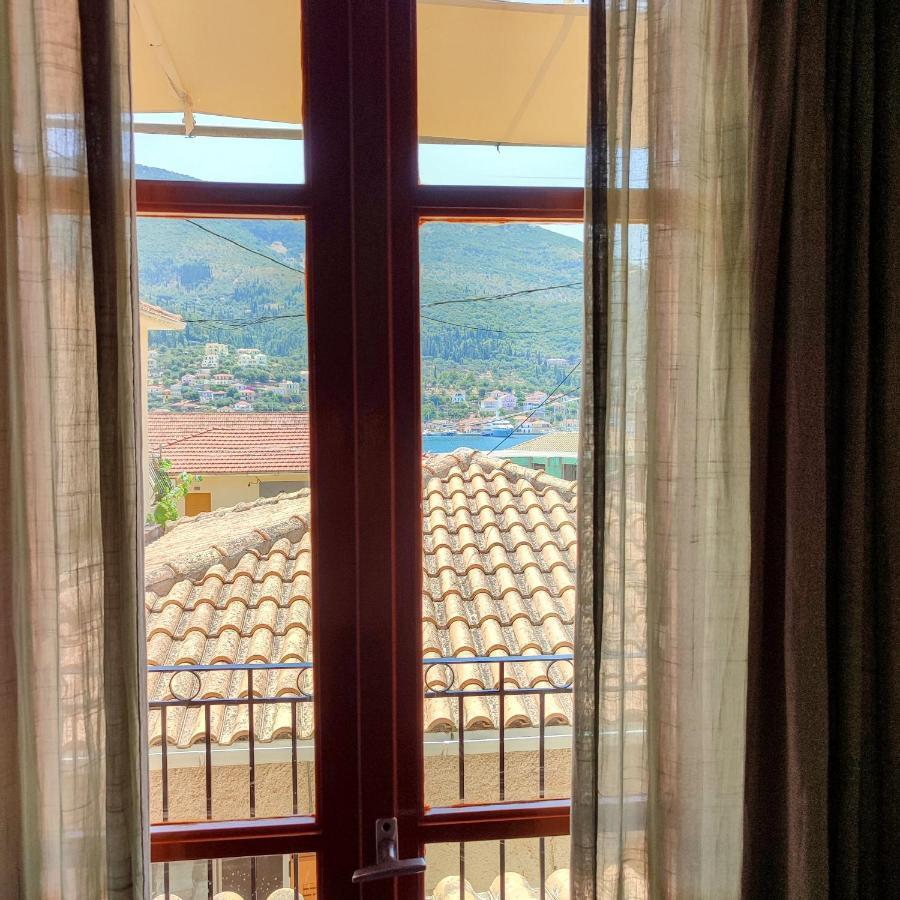 Apartment Maroudas Stavros *